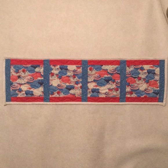 Table runner - Picture 2 of 4